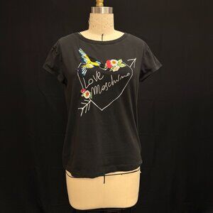 Great conditions love Moschino tee